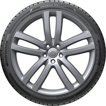 Pneumatiky Hankook R18