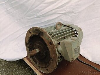 Elektromotor 3kW 400V. Prírubový - 1