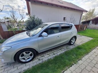 HYUNDAI i30, 1,6 CRDI 85 kW Diesel