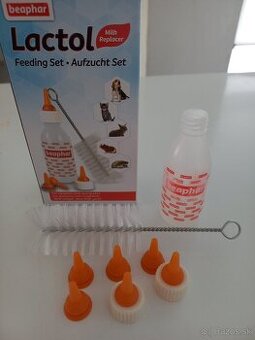 Lactol Fľaša na kŕmenie šteniatok, mačiatok a iných domácich