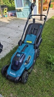 Aku kosačka Makita DLM330 bez aku