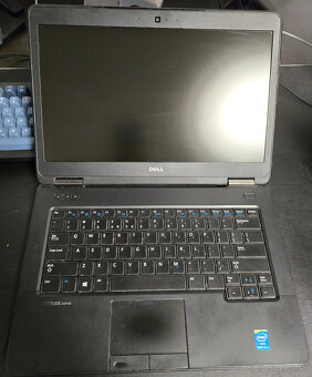 Nefunkčný DELL E5440 + nabíjačka + dock