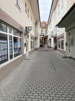 Na prenájom obchodný priestor 30 m2 v centre, Nitra