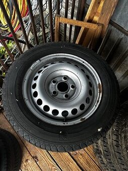 Predám zimnú sadu diskov na Vw t5 t6 + zimné 205/65 r16c