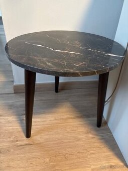 Maly mramorovy stolik Zara Home
