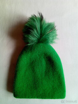 Nová Čiapka s Pravým Kožušinovým Brmbolcom