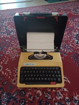 Retro písací stroj Robotron