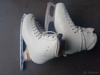 Korčule Edea Chorus + nože John Wilson Gold Seal - v. 240