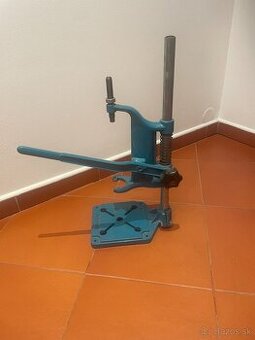 Predám stojan na vrtačku z. Black & Decker