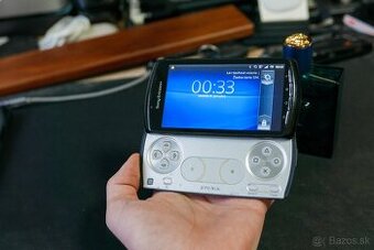 Sony Ericsson Xperia Play Poškodená