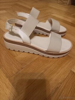 Sandále veľkosť 37 zn Greceland