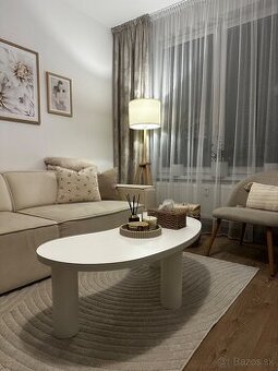 Konferenčný stolík