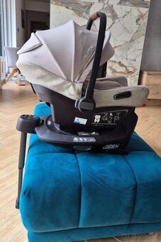 Vajicko Nuna Pipa Next so zakladnou Nuna Base next