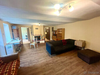 Predám Rodinný dom, pozemok 900 m2, Lemešany