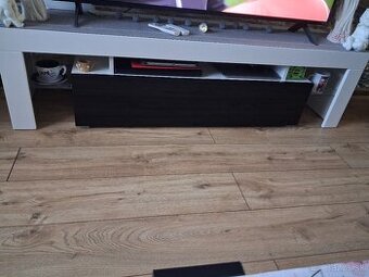 Tv stolik