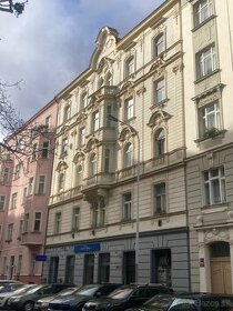Predáme v atraktívnej lokalite Prahy historický obytný dom