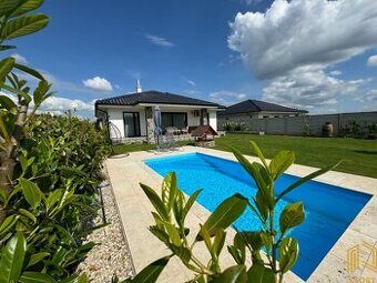 REZERVOVANÝ/ 4 - IZB. NOVOSTAVBA , POZEMOK 732m2, DOJČ