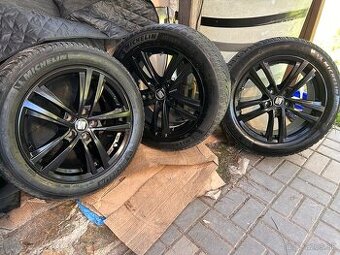 Originál čierne disky 5x112 + Michelin Alpine 6 215/45 r17