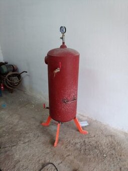 Kompresor80 l 380v a 120 litrovy zasobnik