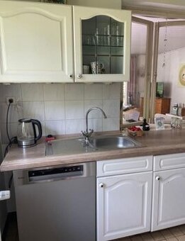 Venkovská krémová kuchyně se spotřebiči, 4769