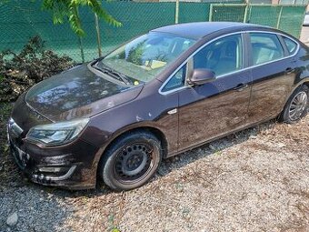Opel Astra 1,4 benzín - NEPOJAZDNÉ