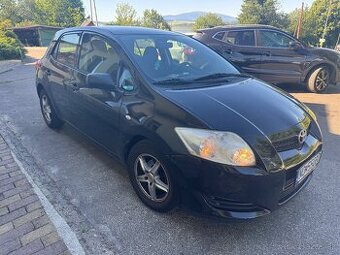 Toyota auris