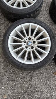 Predám originálne disky BMW s pneumatikami Continental – 245