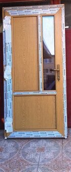 Predám masívne vchodové dvere š100 x208 svetlý dub trojsklo