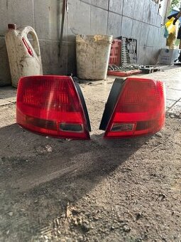 Predám zadné svetlá na Audi A4 B7 avant