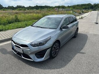 KIA CEED SW 1.5 T-GDi-160k A7 DCT GT-LINE (2022)