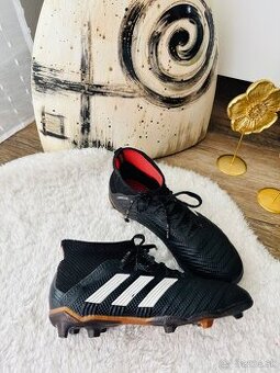 Kopacky Adidas Predator 34