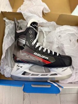 NOVÉ  KORCULE BAUER VAPOR X3 VEĽKOSŤ 10,5 EE