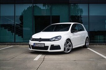 Volkswagen Golf 2.0 TFSI 270k R 4-Motion DSG