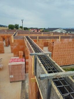 Hodinovy majster, stavebné práce.