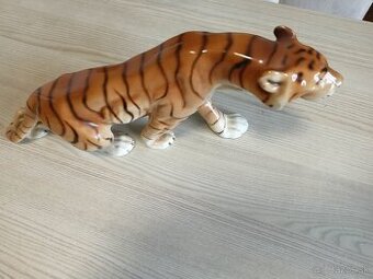 Krásná porcelánová soška tygra Royal Dux