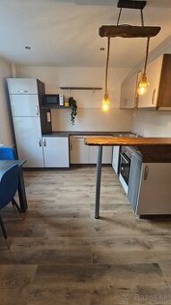 Prenájom  moderný 1-izbový byt s lodžiou