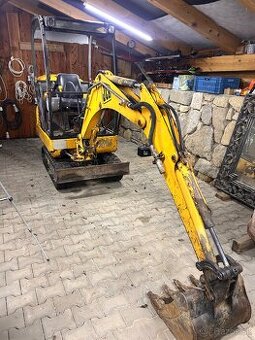 JCB 8015