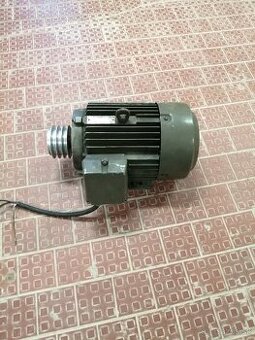 Elektromotor MEZ Mohelnice 5,5 kW, 2910 ot, 400V