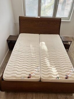 Manželská posteľ z dubového masívu + 2x nočný stolík