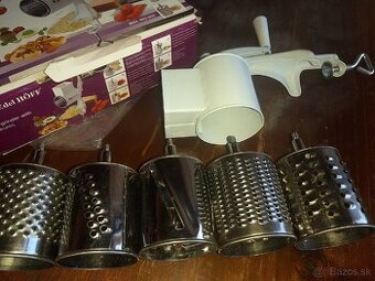 Mlynček/ strúhadlo na syr, orechy, zemiaky, uhorky...