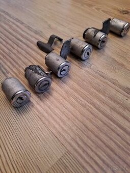 Zámky dverí škoda