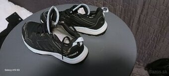 Adidas turisticke topánky č. 39
