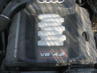 AUDI S6 4.2 250kw, S8 4.2 265 kw - funkční motor + díly