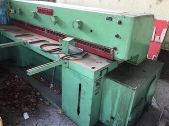 Tabulové nůžky MM5/2500, r.v. 1980, k dispozici