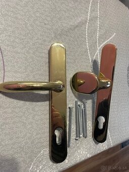 Kľučka s guľou na vchodové dvere