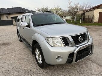 Nissan Navara 4WD s uzávierkou