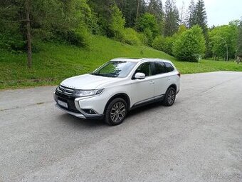 Mitsubishi Outlander INSTYLE