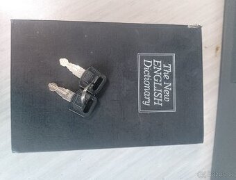 KNIHA-TREZOR