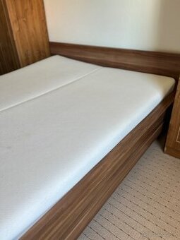 postel 160x200 +matrac+rošty