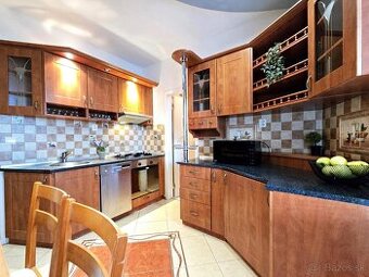 Elegantný 3-izb byt (67m²) s krásnym výhľadom / Lidické nám.